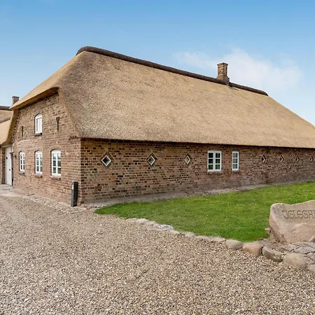 In Tim With House A Panoramic View * Halkaer